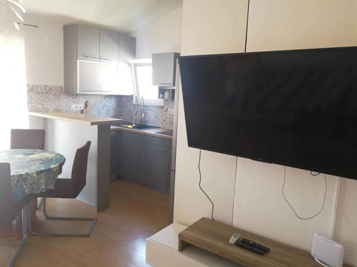 Apartmani Nea Biograd Na Moru Exteriér fotografie